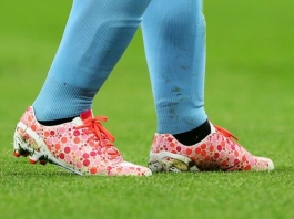 Lehti: Manchester City kielsi värikkäät pelikengät junioreiltaan