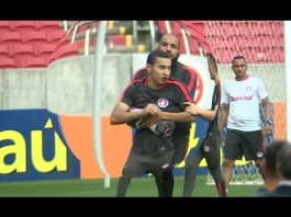 Video: Manchester Unitedin entinen pelaaja Anderson ajautui nyrkkitappeluun oman joukkueen harjoituksissa