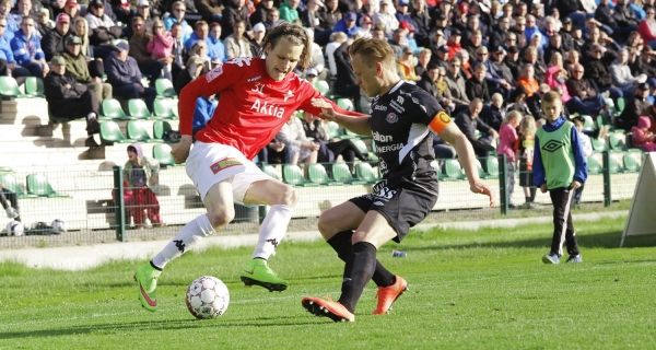 Joni Korhonen (vas.) pelasi Veikkausliigassa kaudet 2015 ja 2016. 