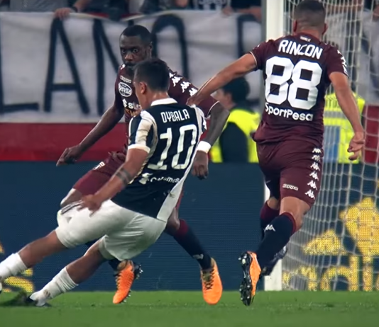 Hyvää syntymäpäivää Paulo Dybala – Katso tästä, kun 20 miestä muurissa ei pystynyt estämään hänen vapaapotkuaan