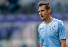 Video: Miroslav Klose ja upea Fair Play -teko – sanoo erotuomarille tehneensä käsimaalin Miroslav Klose Puoliaika
