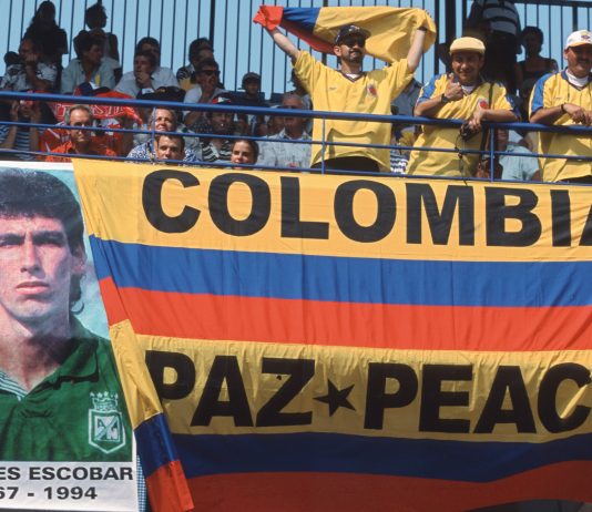 Video: Kolumbialaispuolustaja Andres Escobarin kohtalokas oma maali MM-kisoissa 1994 andres escobar puoliaika