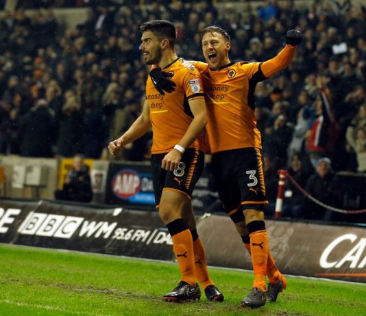 Video: Wolverhamptonin Ruben Neves laukoi millimetrin tarkan ylänurkkamaalin Wolverhampton Wanderers Ruben Neves täydellisen puoliaika