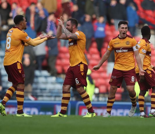 Motherwell skotlannin cupissa puoliaika