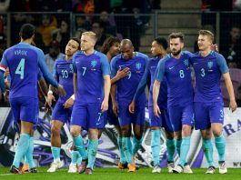 Video: Hollanti kuritti Portugalia numeroin 3-0 Portugal v Holland hollanti puoliaika