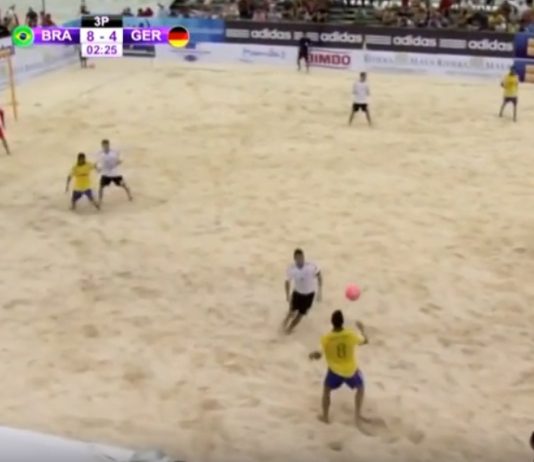 beachfutiksessa komein maali puoliaika