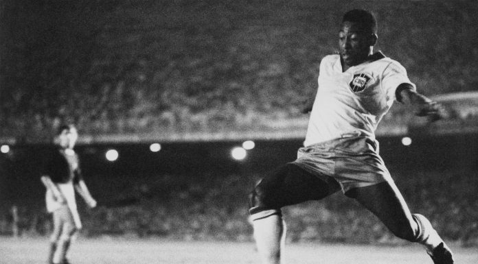Ruotsin MM-kisat 1958 – 17-vuotias Pelé nousee Brasilian kansallissankariksi Pele ruosin mm-kisat Puoliaika