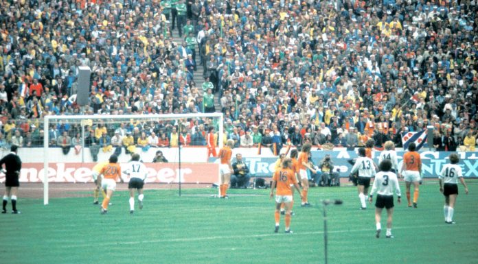 1974 totaalinen jalkapallo puoliaika