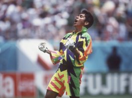 Video: Meksikolainen multitalentti Jorge Campos vaihdettiin usein kesken pelin maalivahdista hyökkääjäksi Jorge Campos puoliaika