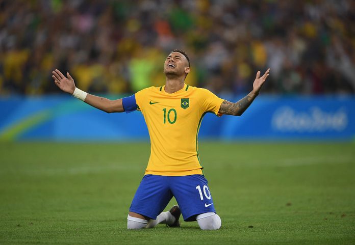 Brazil julkisti kivikovan joukkueensa mm-kisoihin puoliaika