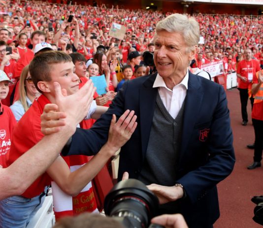 Video: Arsene Wenger jätti kauniit jäähyväiset Emirates Stadiumille arsene wenger jäähyväiset emirates puoliaika