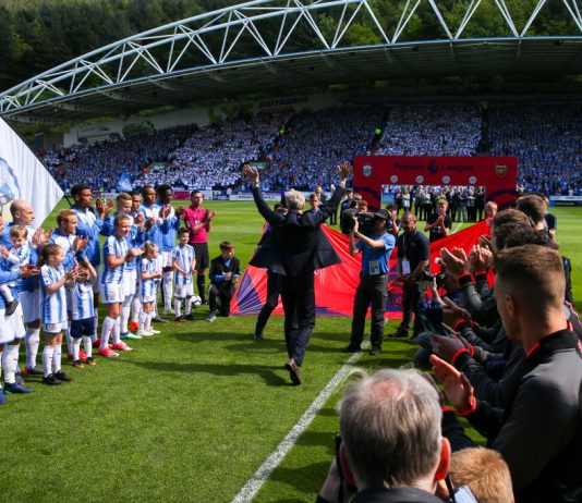 arsene wenger käveli kunniakujaa puoliaika