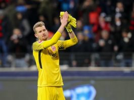 lukas hradecky torjui Frankfurtin Saksan Cupin mestariksi puoliaika