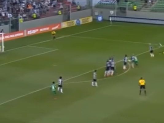 Video: Chapecoensen Arthur laukoi kauniin vaparimaalin Brasilian liigassa arthur brasilian liigassa kaunis maali puoliaika