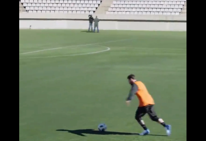 Video: Messi laittoi putket haastattelijalta, joka oli 40 metrin päässä
