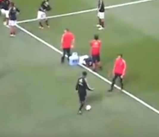 ronaldinho vie joukkuekaverin kahville