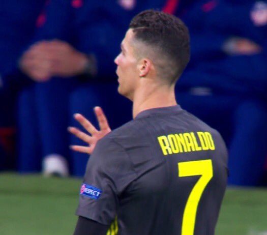 Kuva: Cristiano Ronaldolta röyhkeä käsimerkki Atleticon kannattajille