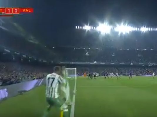 Video: Espanjalaiskonkari Joaquin laukoi maalin suoraan kulmapotkusta