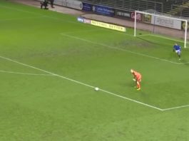 Video: Englannin Kakkosliigassa nähtiin nerokas osuma – huolimaton maalivahti yllätettiin