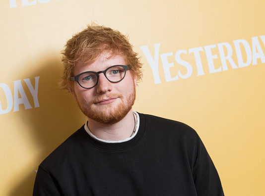 Kuva: Ed Sheeran repäisi Helsingissä – pukeutui Huuhkajien paitaan keikalla!