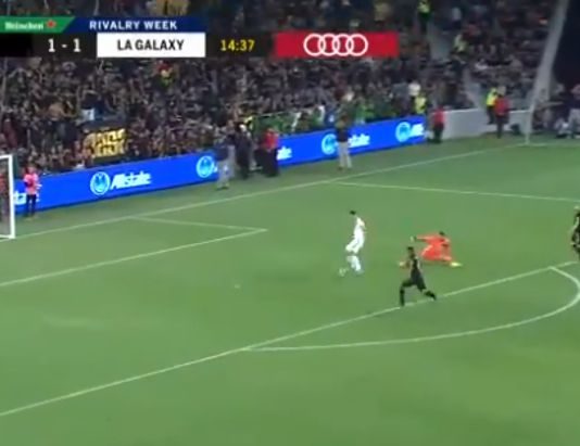 Video: Zlatan taiteili kaksi maalia Los Angelesin paikallismatsissa MLS:ssä