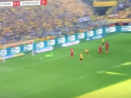 Video: Lukas Hradeckyltä uskomaton tuplatorjunta Dortmundia vastaan!