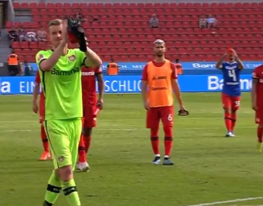 Video: Lukas Hradecky torjui rankkarin ja pelasi nollapelin vierasvoitossa