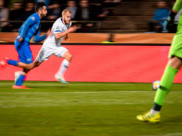 Armenia jäi jalkoihin Turussa – Huuhkajien EM-paikka todella lähellä!