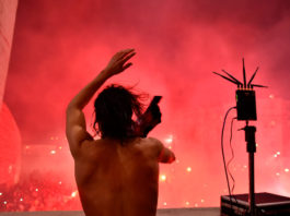 Video: PSG-pelaajat juhlivat jatkopaikkaa – fanit riemuitsivat stadionin ulkopuolella