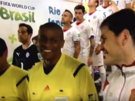 Video: Erotuomari Joe Fletcheriltä eeppinen kättelysuoritus MM-kisoissa 2014