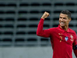 Ronaldo ylitti 100 maalin rajapyykin Portugalin paidassa – juhlaosumat Ruotsin verkkoon