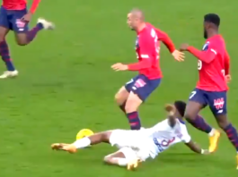 Video: Presnel Kimbembe esitti soturin elkeitä – antoi loukkaantuneenakin täydellisen liukutaklauksen