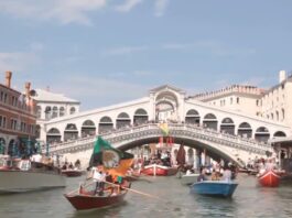 Video: Serie A:han nousseella Venezialla upea kansanjuhla kanaaleilla