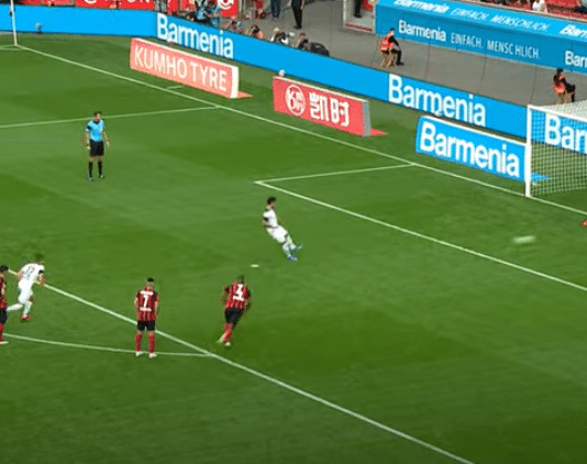 Video: Lukas Hradeckylle nollapeli ja rankkaritorjunta Leverkusenin murskavoitossa