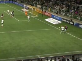 Video: Michael Barrios laukoi komean maalin nollakulmasta MLS:ssä