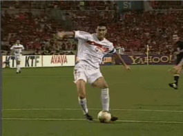 Klassikkovideo: Hakan Sükür tekee MM-kisahistorian nopeimman maalin – pallo maalissa 11 sekunnissa