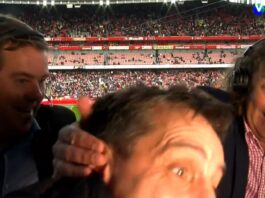 Video: Gary Neville tunkeutui Viaplayn lähetykseen – Pasi Rautiainen taputteli päähän