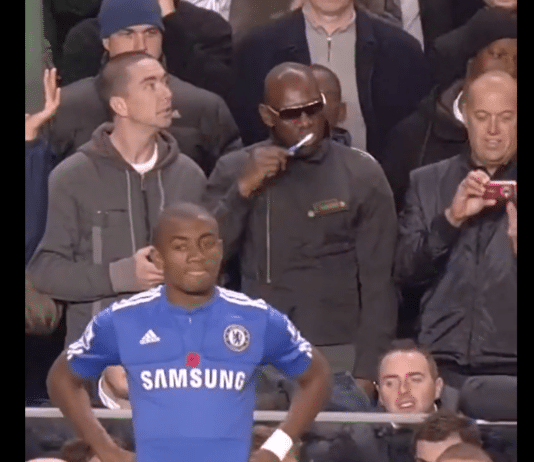 Klassikkovideo: Katsoja pesee hampaansa kesken Chelsea–ManU-ottelun