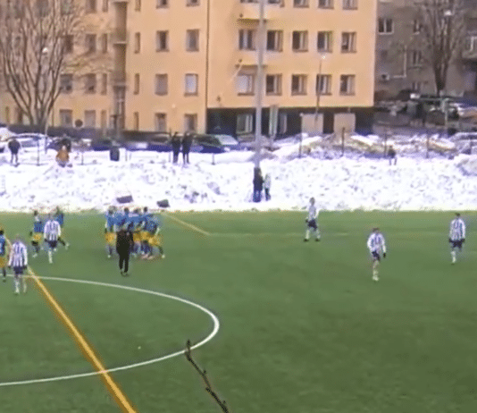 Video: Gnistanin Joakim Latonen maalasi lähes puolesta kentästä