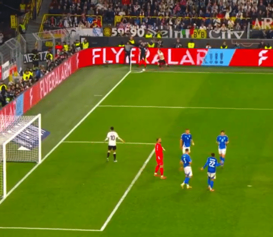 Video: Italian pelaajat sekoilivat huolella – Saksa sai tehdä hämmentävän maalin kulmapotkusta