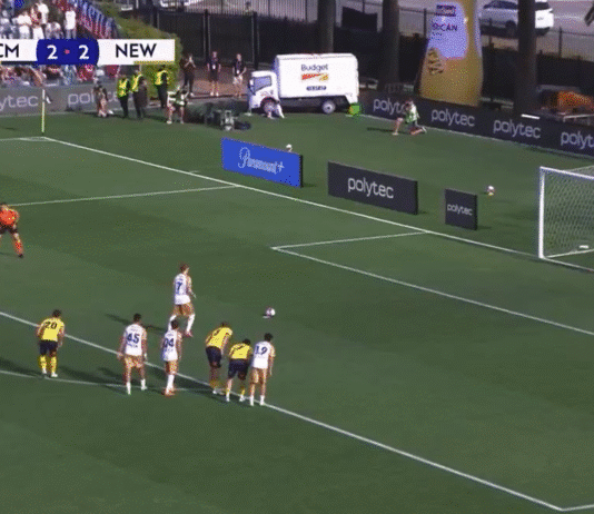 Video: Maalivahti torjui rankkarin – ja heti perään voittomaali 98. minuutilla Australian pääsarjassa