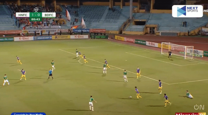 Klassikkovideo: Uskomaton moukari 70 metristä Vietnamin Cup-finaalissa 2022