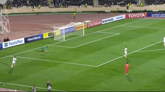 Video: Iranin maalivahti Alireza Beiranvand ja jalkapallohistorian pisin heitto vuonna 2016