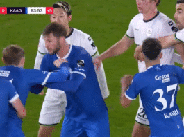 Video: Max Dean missasi rankkarin, sukitti vastustajaa takaapäin, raivosi ja lensi suihkuun Belgian liigassa