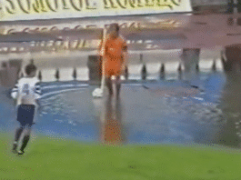 Klassikkovideo: Gaizka Mendietan kulmapotku valtavasta vesilätäköstä Intertoto Cupissa 1998