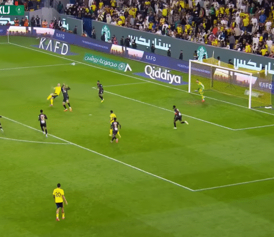 Video: Uskomaton suoritus – 40-vuotias Cristiano Ronaldo pamautti saksipotkumaalin