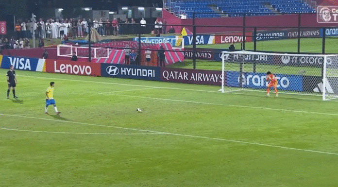 Video: Paraguayn maalivahti psyykkasi – brassipelaajalta tyly Panenka-rankkari U-17 MM-kisoissa