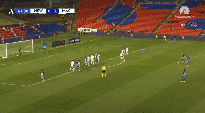 Video: Australian pääsarjassa nähtiin kuvankaunis vaparimaali tuulisella kelillä