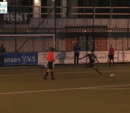 Video: Vastustajan psyykkaus uudelle tasolle Norjassa – maalivahti potkaisi pallon täysillä pois