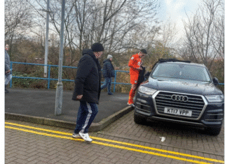 Huddersfield-maalivahti lähti heti loppuvihellyksen jälkeen kiireellä synnytysosastolle